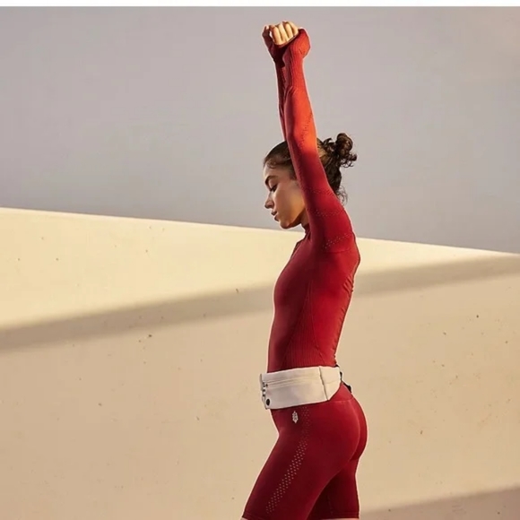 🆕️ FP Movement Hi-Neck Layering Top - Picture 3 of 3